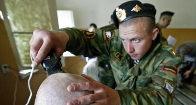 Полицейские покупатели на распределительном пункте